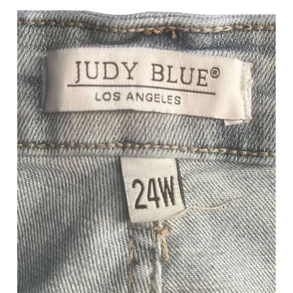 Judy Blue Women's Plus Size 24 Distressed Light Wash Denim Jeans - Picture 4 of 5